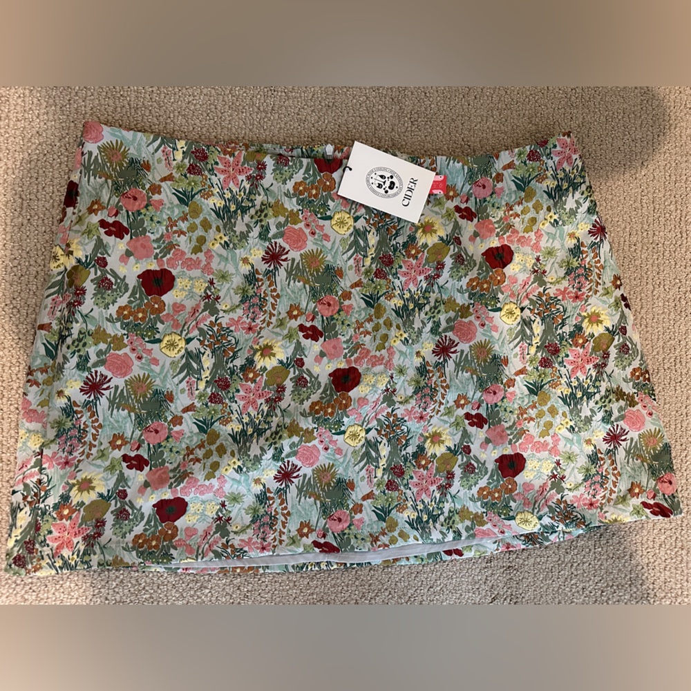 Jacquard Floral Mini Skirt in Multi Colors